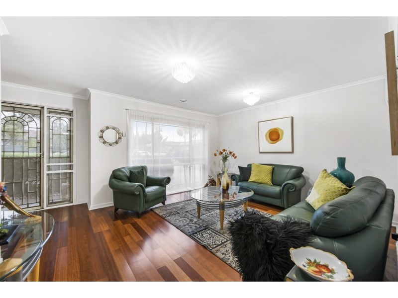 8 Green Close, Delahey VIC 3037