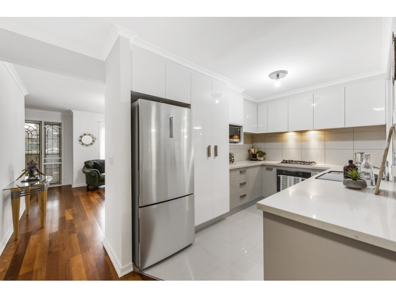 8 Green Close, Delahey VIC 3037