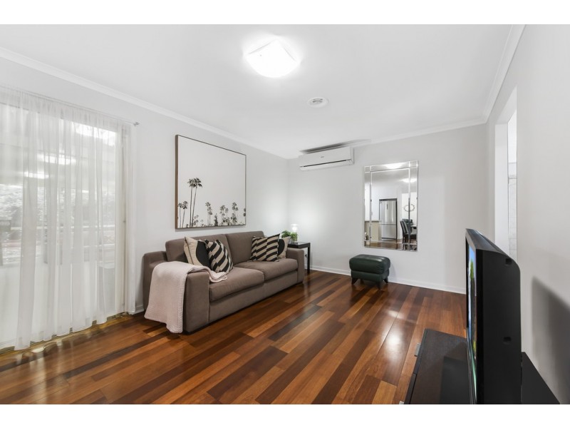 8 Green Close, Delahey VIC 3037