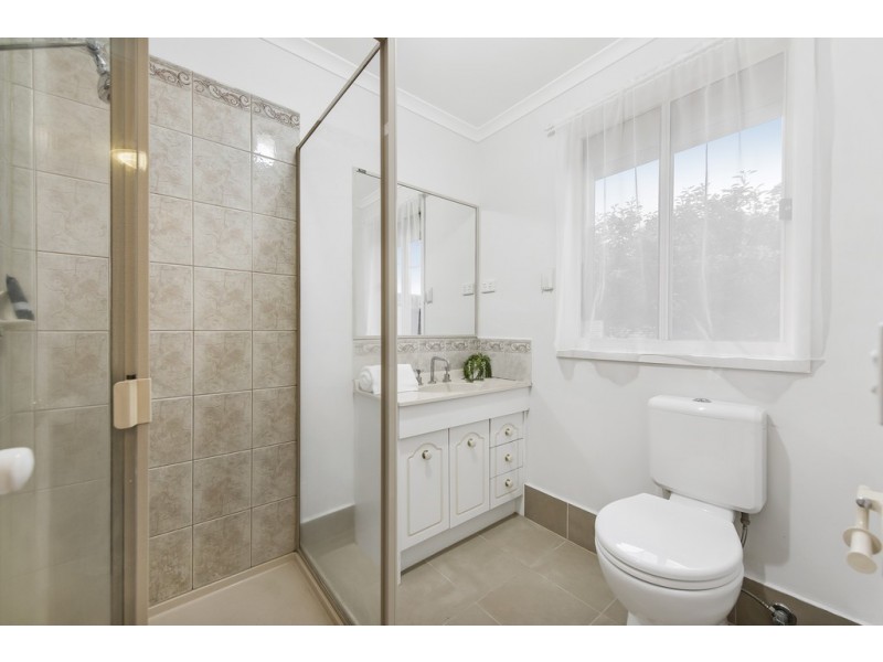 8 Green Close, Delahey VIC 3037