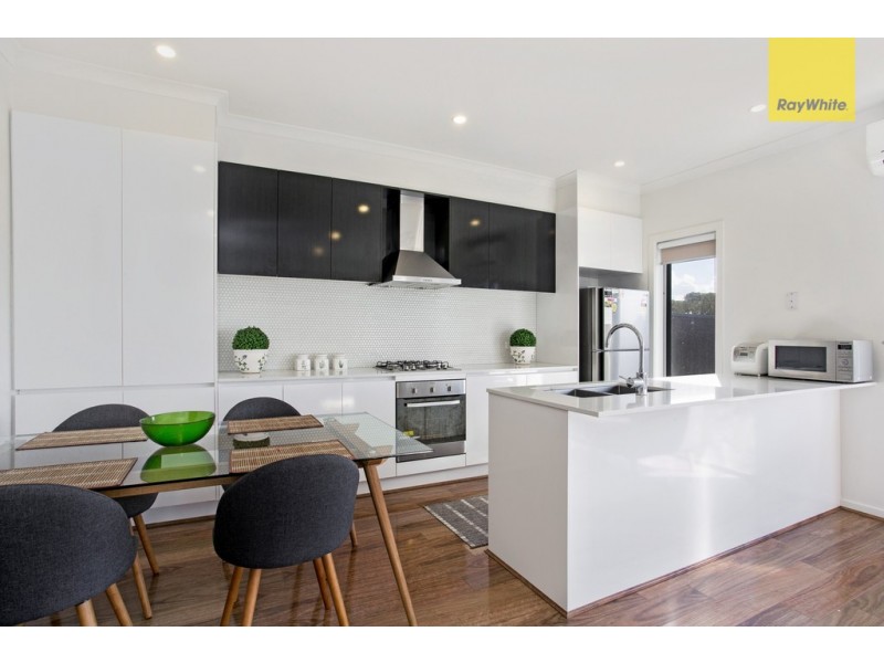 2/3 Victoria Road, Sydenham VIC 3037