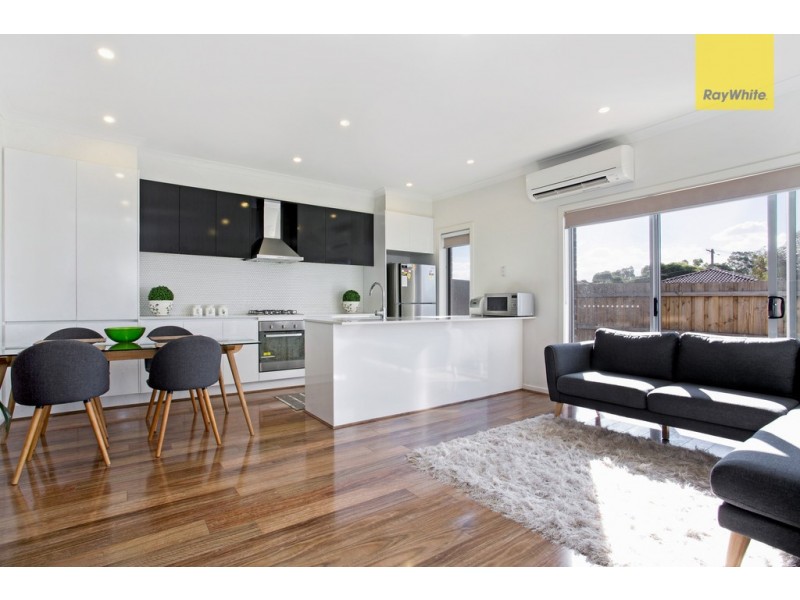 2/3 Victoria Road, Sydenham VIC 3037