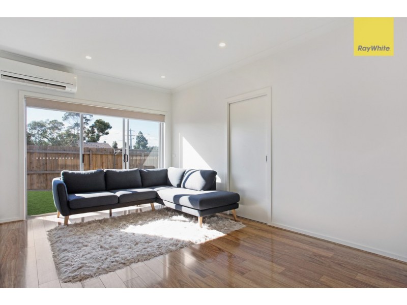 2/3 Victoria Road, Sydenham VIC 3037
