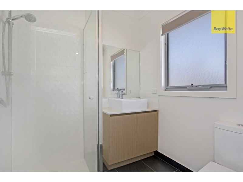 2/3 Victoria Road, Sydenham VIC 3037