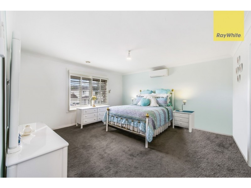 1/2 Serrata Court, Hillside VIC 3037