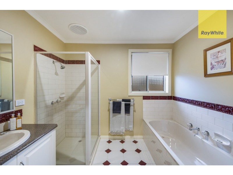 2/5 Marriot Road, Keilor Downs VIC 3038