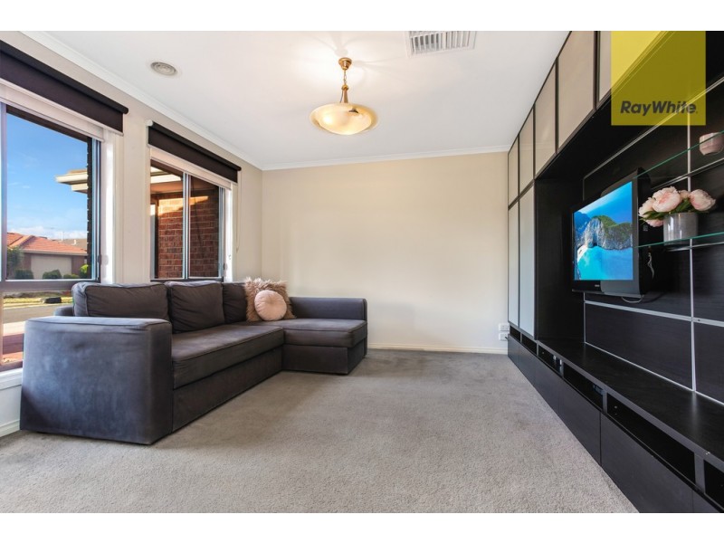 26 Mankina Circuit, Delahey VIC 3037