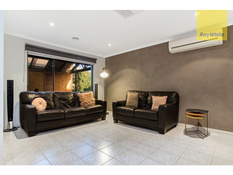 26 Mankina Circuit, Delahey VIC 3037
