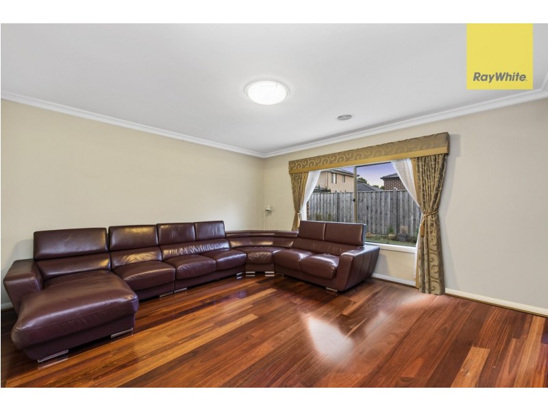 16 The Esplanade, Taylors Hill VIC 3037