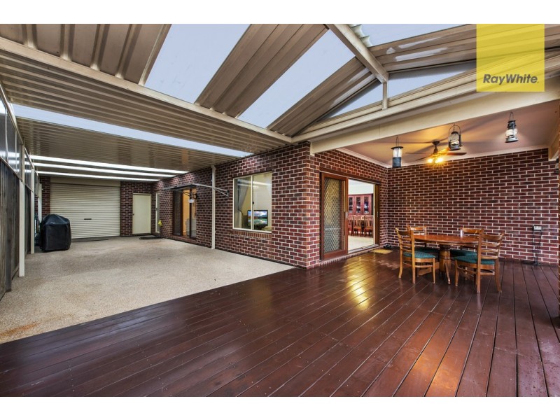 16 The Esplanade, Taylors Hill VIC 3037