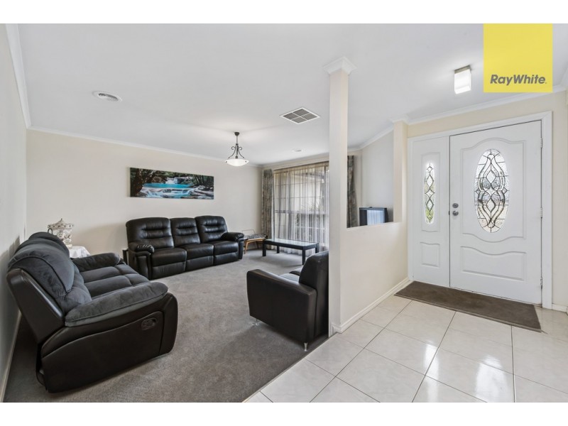 3 Clifton Court, Taylors Lakes VIC 3038