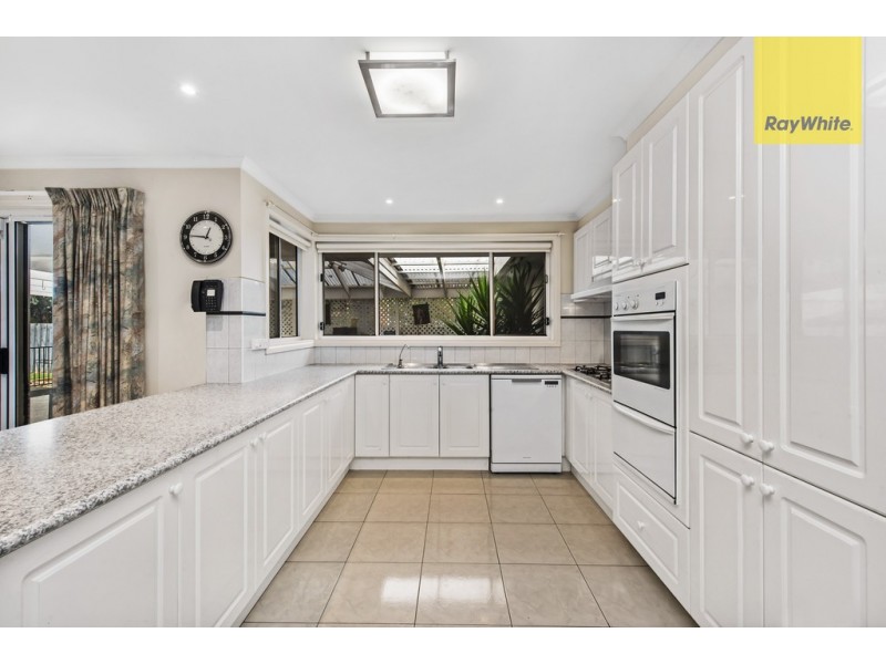 3 Clifton Court, Taylors Lakes VIC 3038