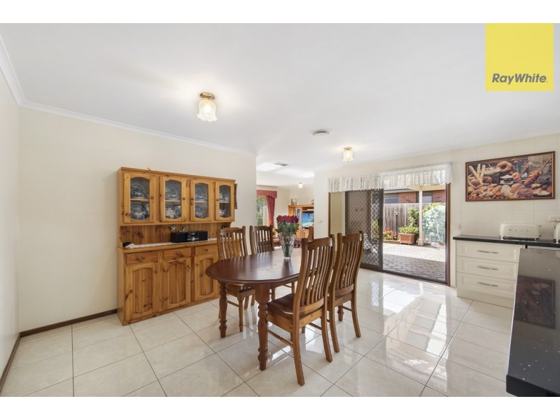 4 St Warden Court, Keilor Downs VIC 3038