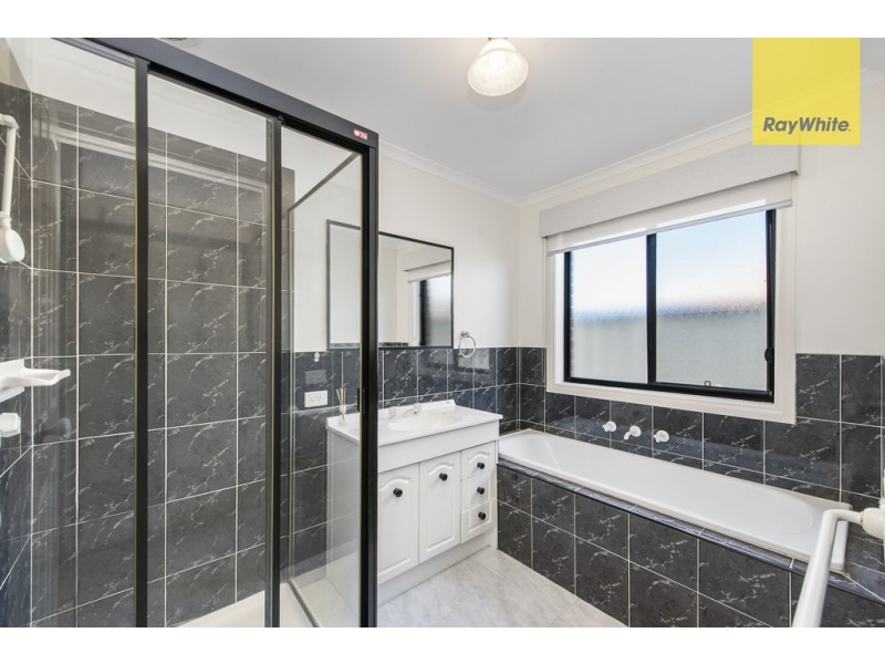 4 Marlock Way, Delahey VIC 3037