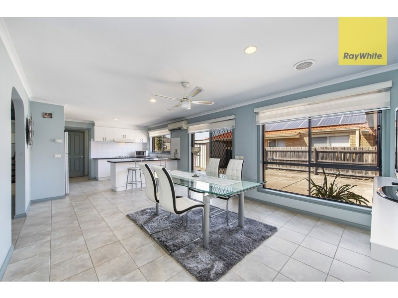 6 Mankina Circuit, Delahey VIC 3037