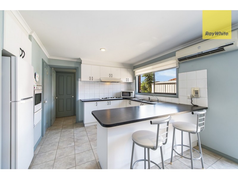 6 Mankina Circuit, Delahey VIC 3037