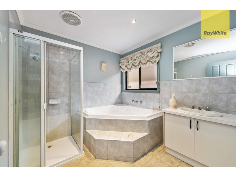 6 Mankina Circuit, Delahey VIC 3037