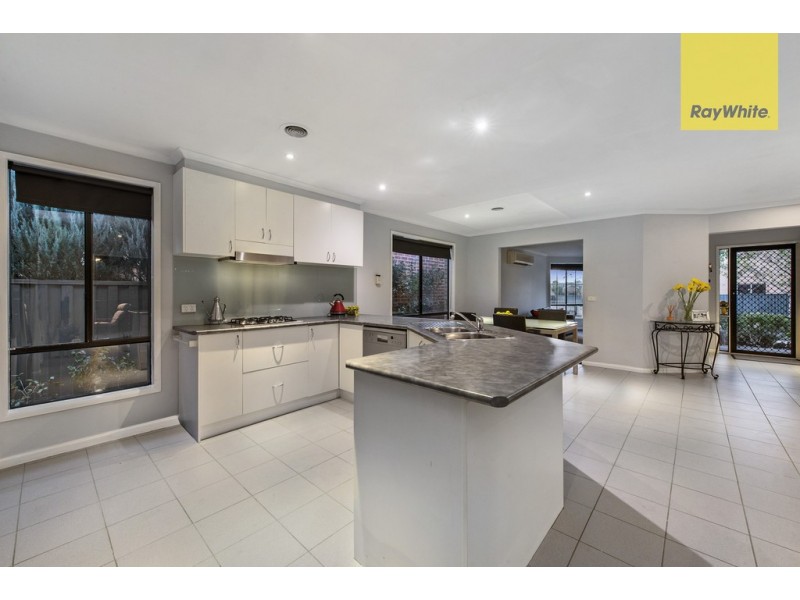 23 Heysen Parkway, Caroline Springs VIC 3023