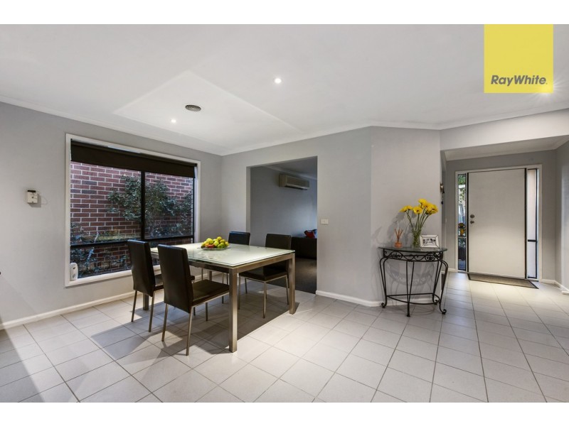 23 Heysen Parkway, Caroline Springs VIC 3023