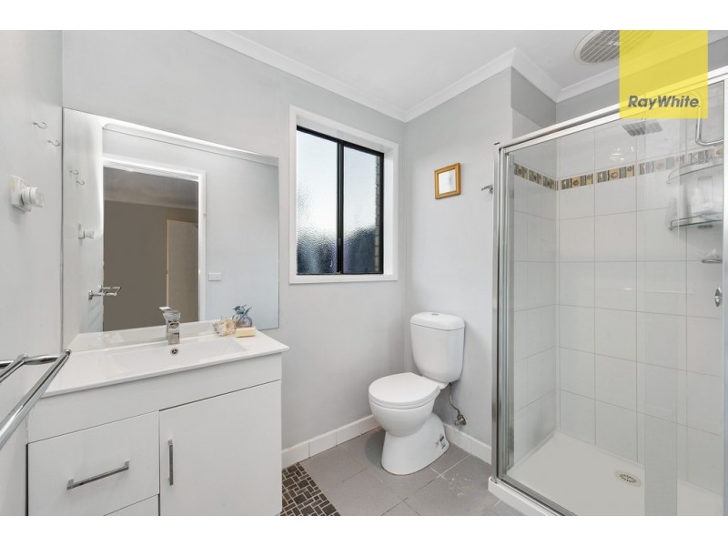 23 Heysen Parkway, Caroline Springs VIC 3023