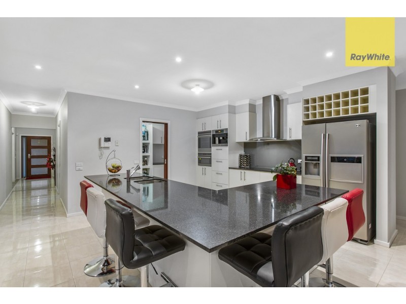 9 The Esplanade, Taylors Hill VIC 3037