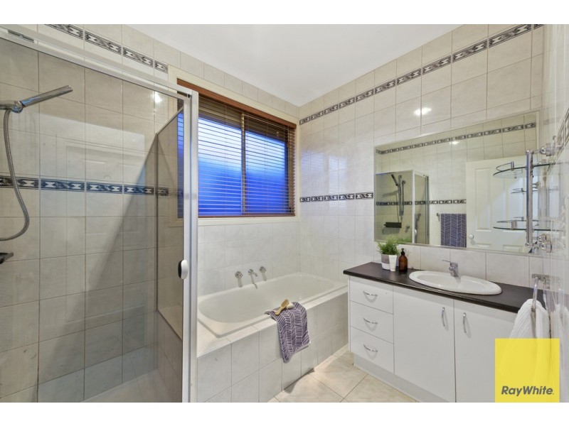 7 Nepean Way, Taylors Hill VIC 3037