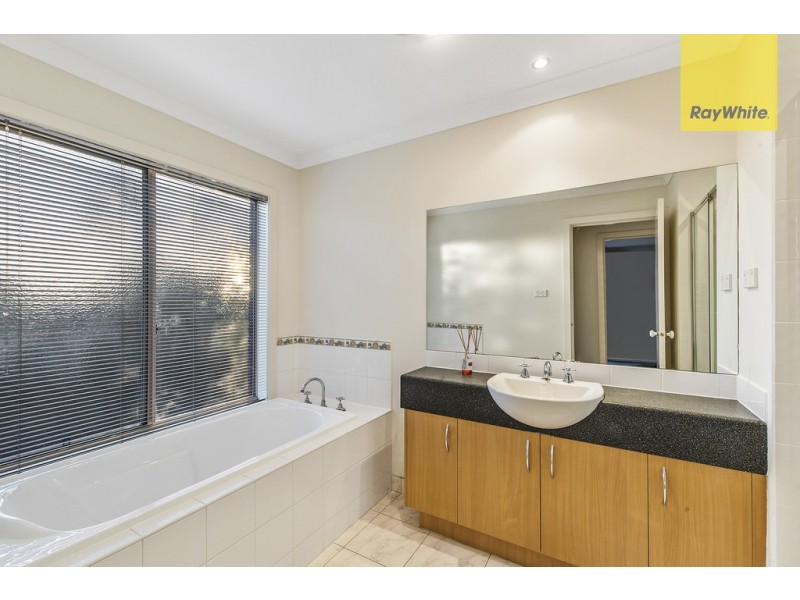 3 Caledonian Crescent, Hillside VIC 3037