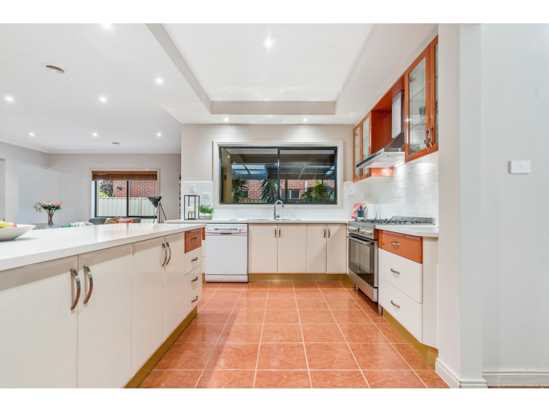 12 Buchan Court, Taylors Hill VIC 3037