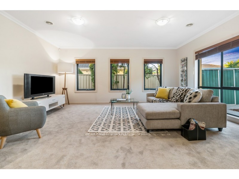 12 Buchan Court, Taylors Hill VIC 3037