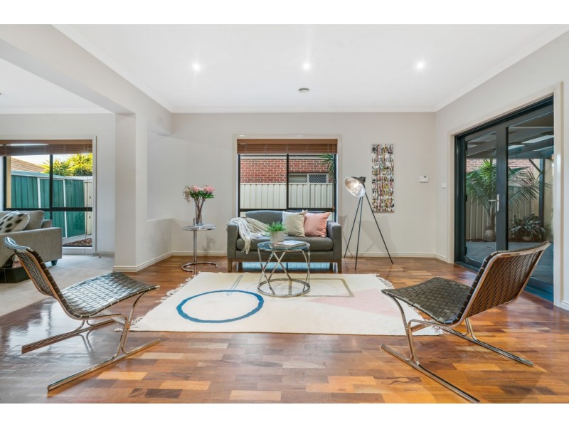 12 Buchan Court, Taylors Hill VIC 3037