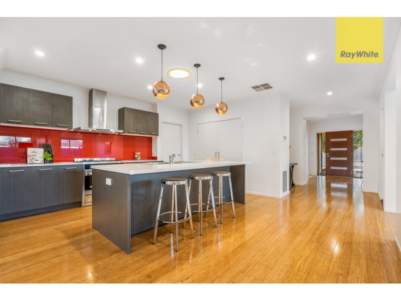 3 Shadforth Close, Taylors Hill VIC 3037