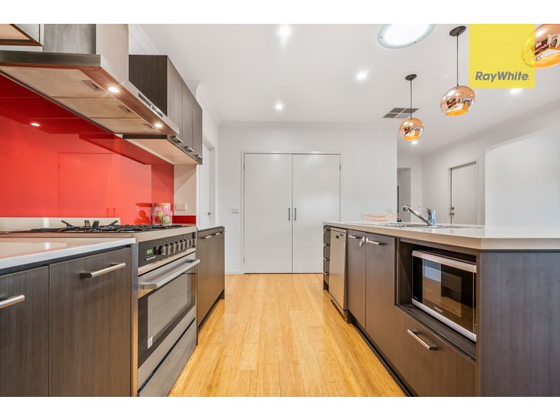 3 Shadforth Close, Taylors Hill VIC 3037