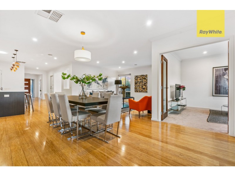 3 Shadforth Close, Taylors Hill VIC 3037