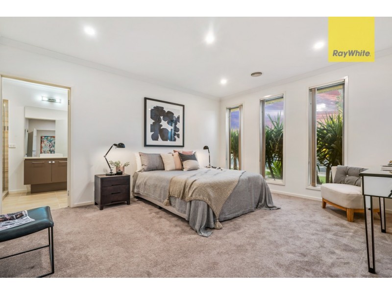 3 Shadforth Close, Taylors Hill VIC 3037