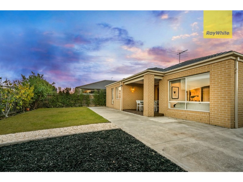 3 Shadforth Close, Taylors Hill VIC 3037
