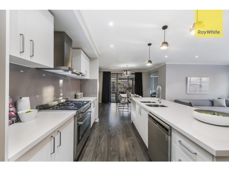 12 Balerno Way, Taylors Hill VIC 3037