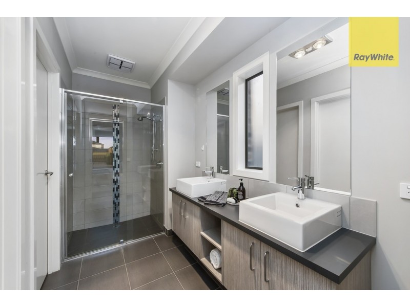 12 Balerno Way, Taylors Hill VIC 3037