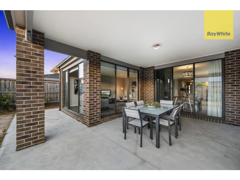 12 Balerno Way, Taylors Hill VIC 3037