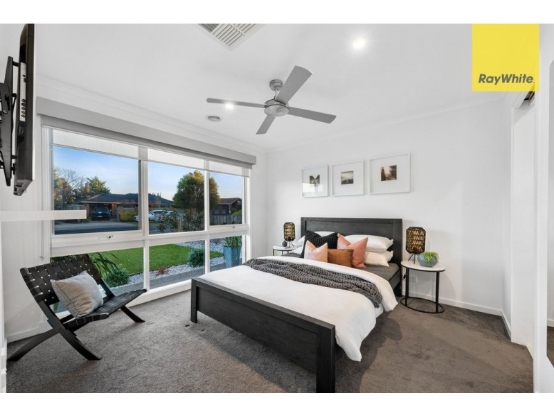 20 Lady Nelson Way, Taylors Lakes VIC 3038