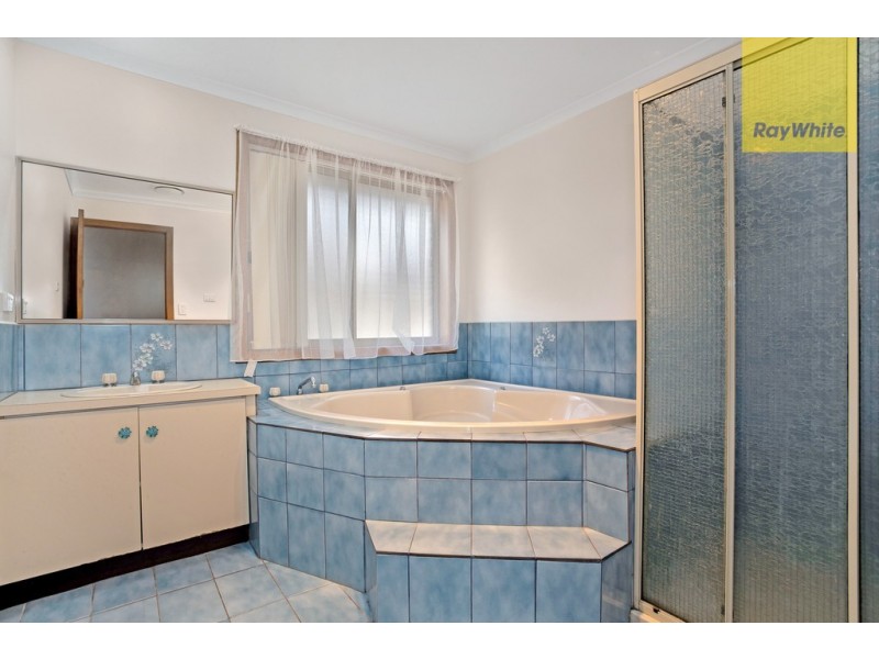 111 Parmelia Drive, Taylors Lakes VIC 3038