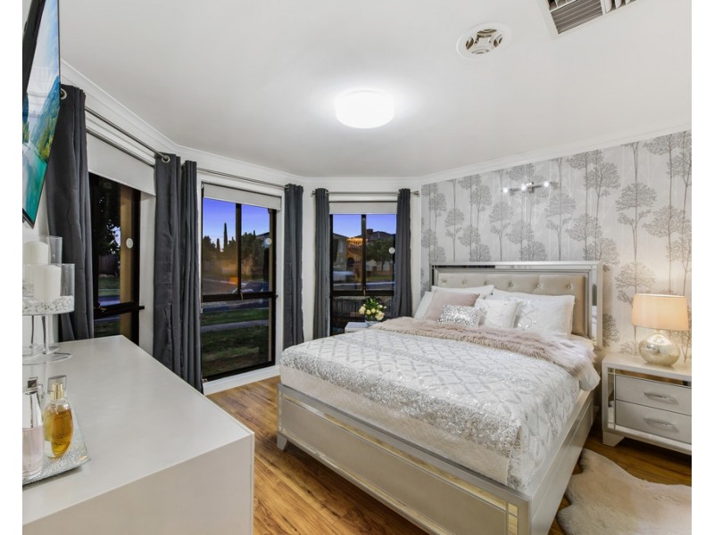 71 Catherine Drive, Hillside VIC 3037