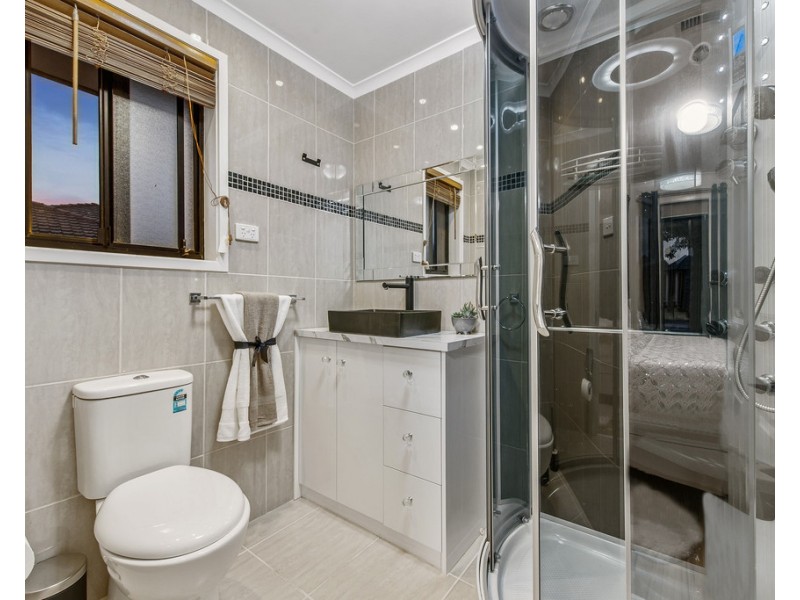 71 Catherine Drive, Hillside VIC 3037