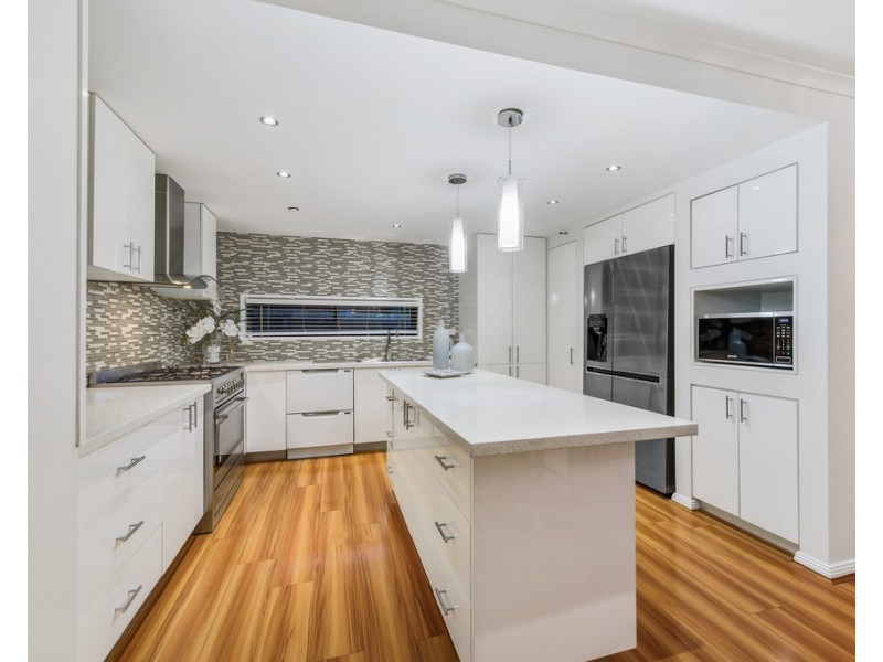 71 Catherine Drive, Hillside VIC 3037