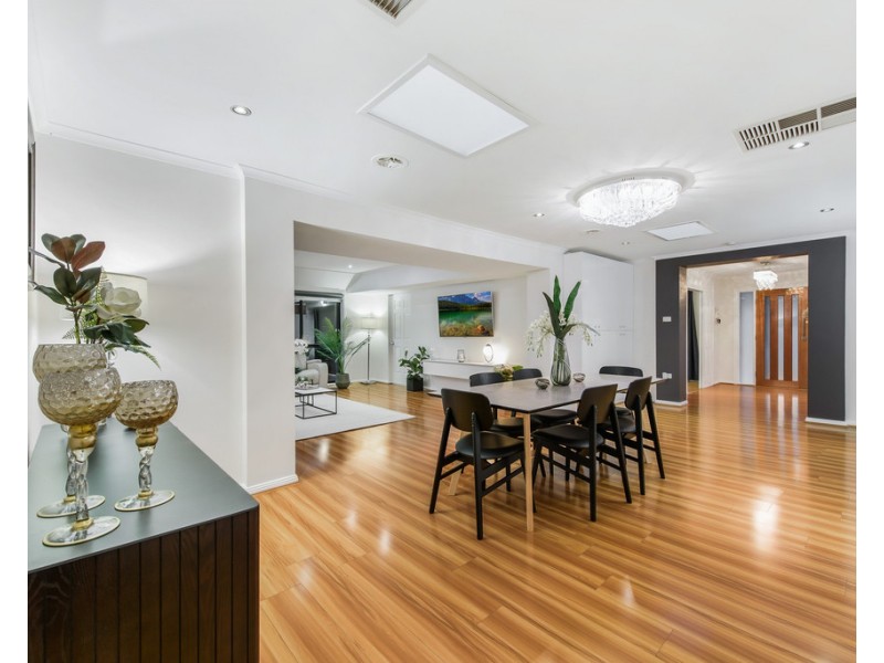 71 Catherine Drive, Hillside VIC 3037