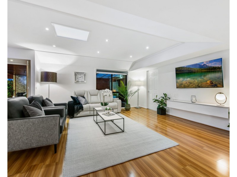 71 Catherine Drive, Hillside VIC 3037