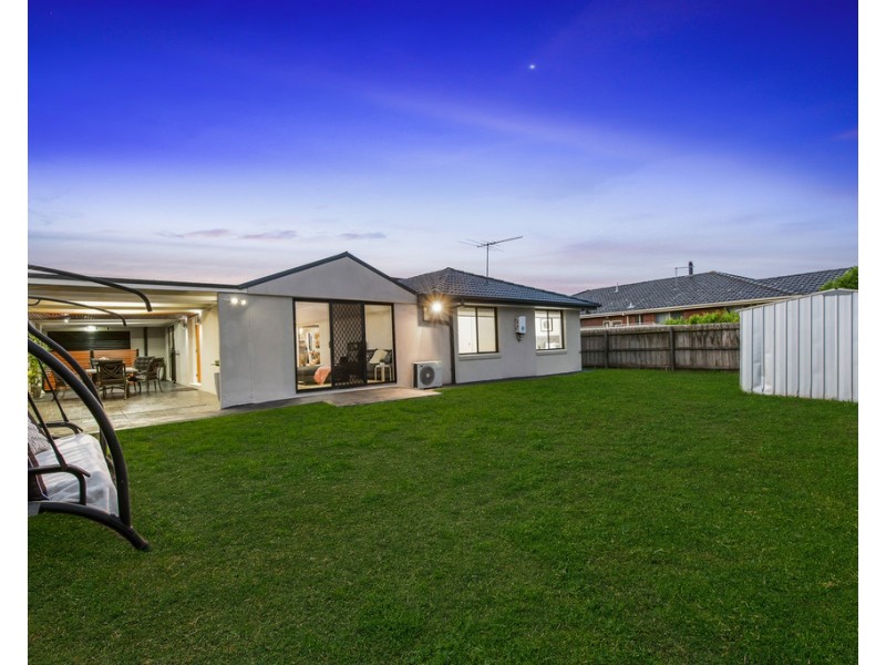 71 Catherine Drive, Hillside VIC 3037