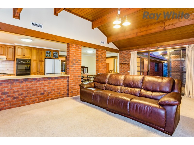 16 Constellation Court, Taylors Lakes VIC 3038