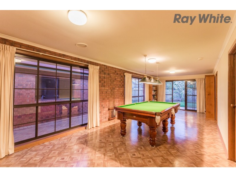 16 Constellation Court, Taylors Lakes VIC 3038