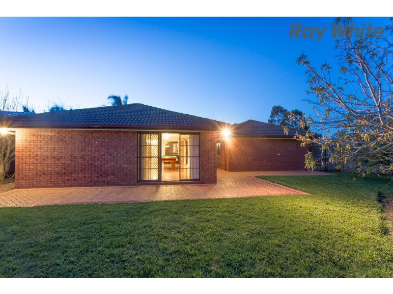 16 Constellation Court, Taylors Lakes VIC 3038