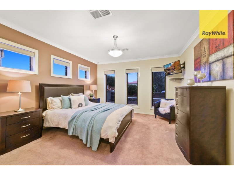 7 Margaret Place, Taylors Hill VIC 3037